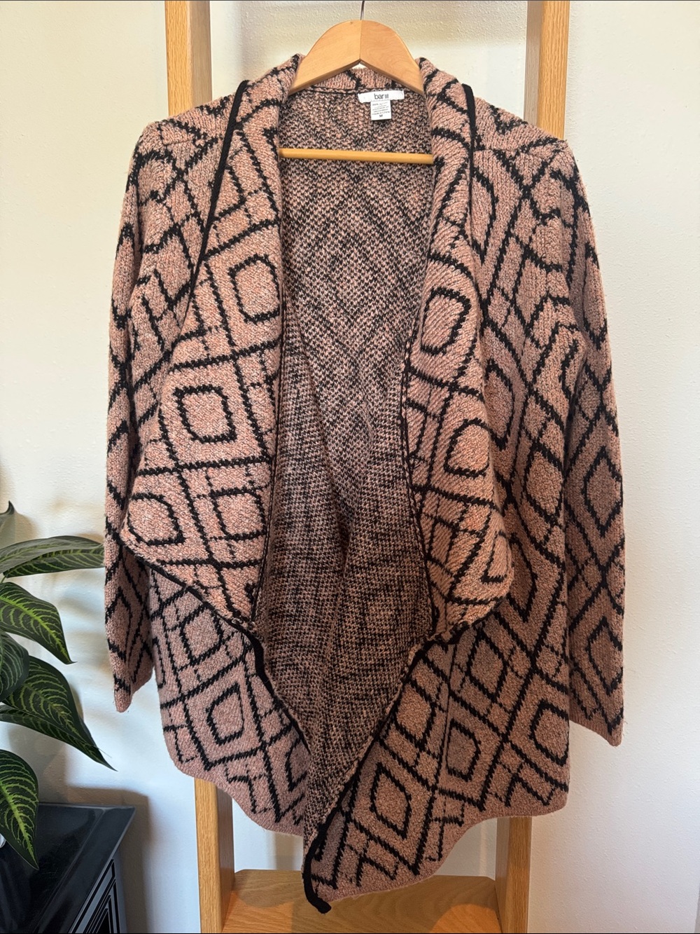 EUC Bar III Dusty Pink and Black Geometric Open-Front Cardigan